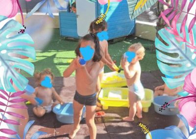 Activités crèche eau la tête de cailloux