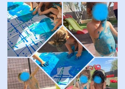 Activité peinture à la crèche La Tête de cailloux